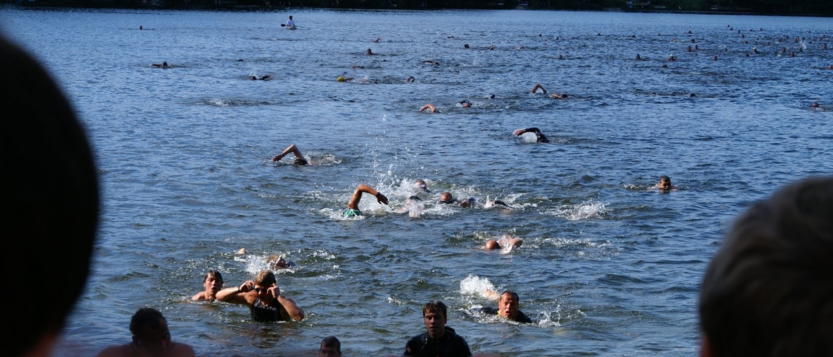 Schwimmen beim Jedermann-Triathlon Neustrelitz